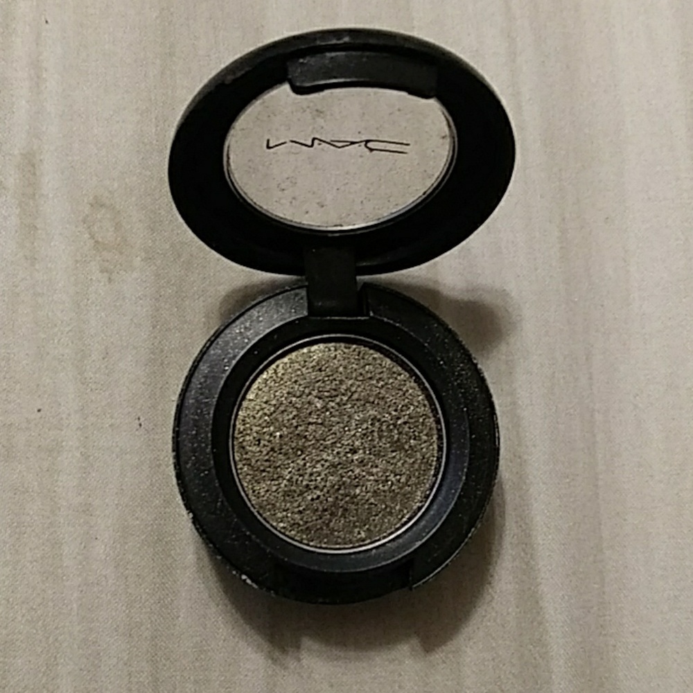 Mac eyeshadow